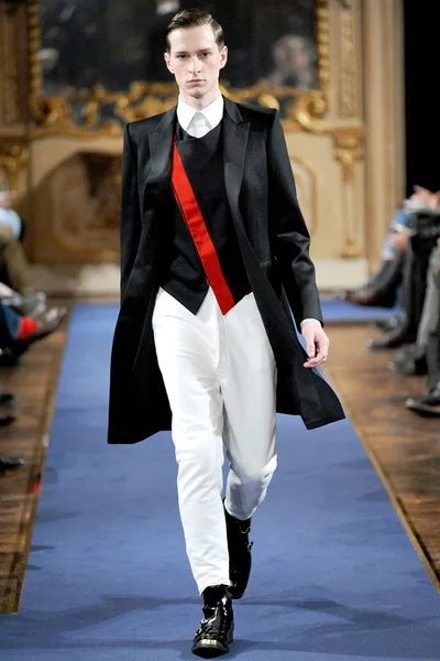 Look 29